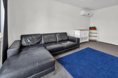 Hoppers Crossing Hideaway Giant Backyard