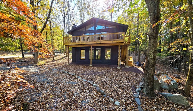 Hopskip Luxury Chalet Hot Tub Firepit Gas Grill Deck Lawn Games Lake