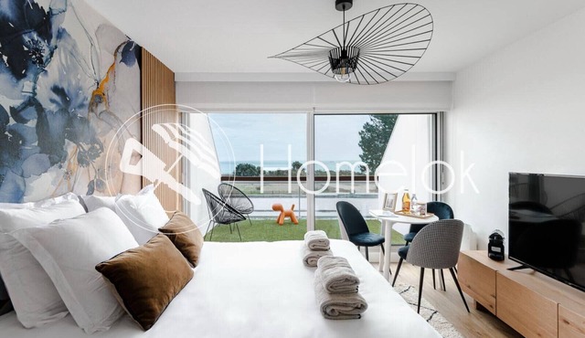 Horizon bleu depuis un studio unique