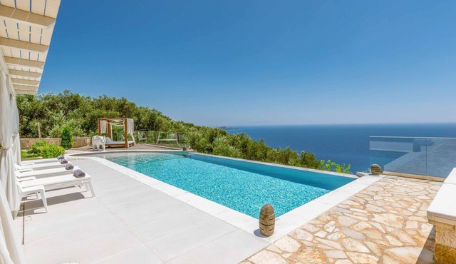 Horizon Blue Villa - Three Bedroom Villa, Sleeps 6