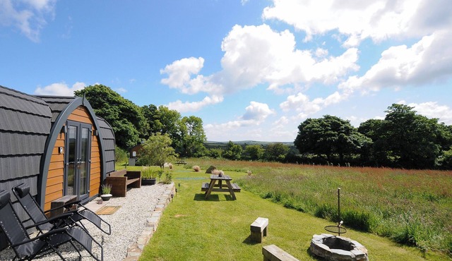 HORNBEAM, romantic, character holiday cottage in Altarnun