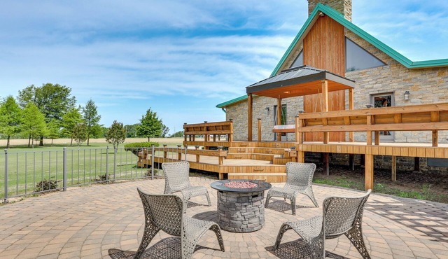 Hornersville Vacation Rental w/Private Pond!