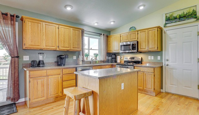 Horse Country Home Near Castlewood Canyon!