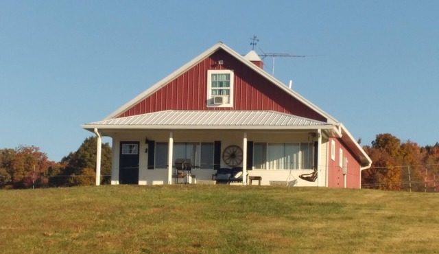 Horse farm with stunning mountain views!