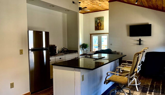 Horse Friendly Barn Apartment with central location to hiking biking brewery’s