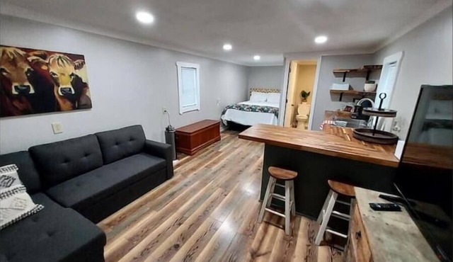 Horse Mountain Hide-A-Way