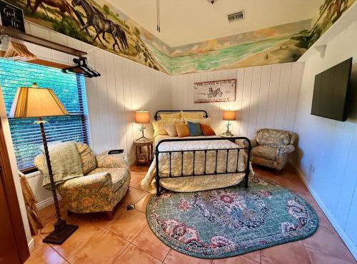 Horse Ranch Adventures - Paradise Ranch Bunkhouse