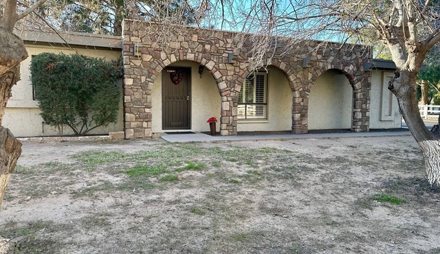 Horse Ranch Centrally Located