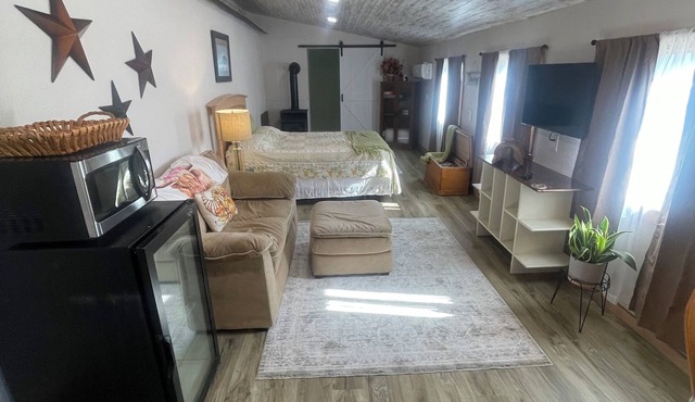 Horse retreat & RV right off I-44 with horse stable available. #2