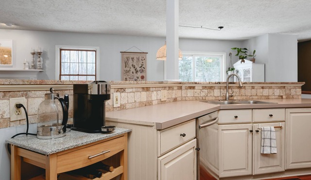 Horse Show Stay, 5 minutes from Flintfields park, dog friendly with fenced yard
