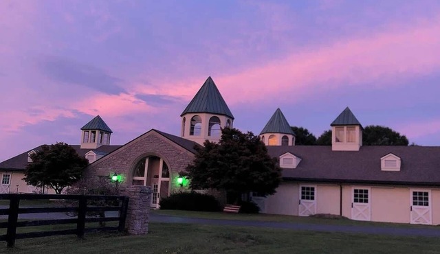 Horse Stall Suite 3 Trotter Range Adventure Spot!