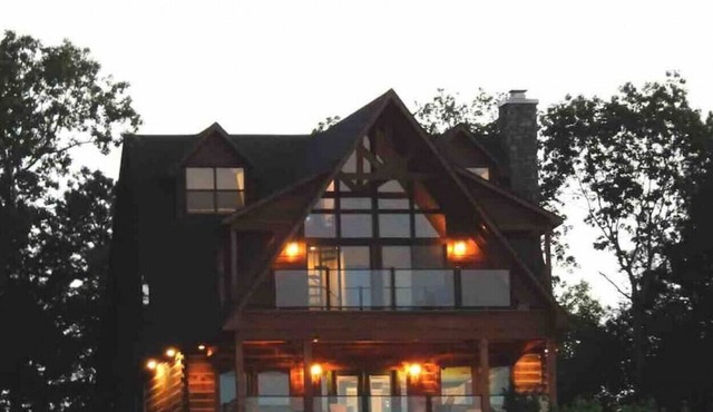 Horsehead Lake Lodge I LakeViews! Waterfall!