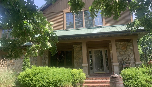 HORSES welcome! Located just outside city limits on 40 acres