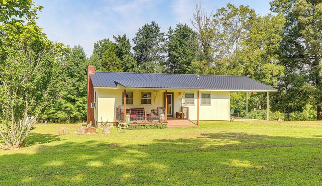 Horses Welcome: Marble Falls Home w/Grill!