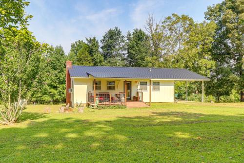 Horses Welcome Marble Falls Home with Grill!