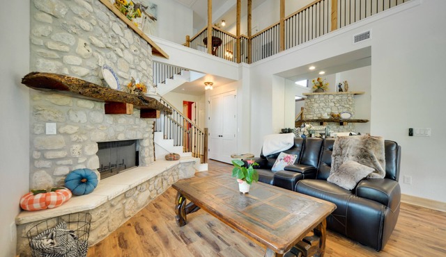 Horseshoe Bay Resort Home ~ 6 Mi to Lake LBJ!