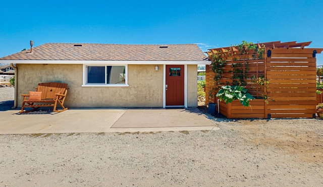 Horseshoe Cottage | Acreage in San Martin with picnic area - near wineries