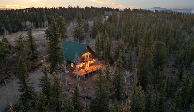 Horseshoe Hideaway with Sunset Views