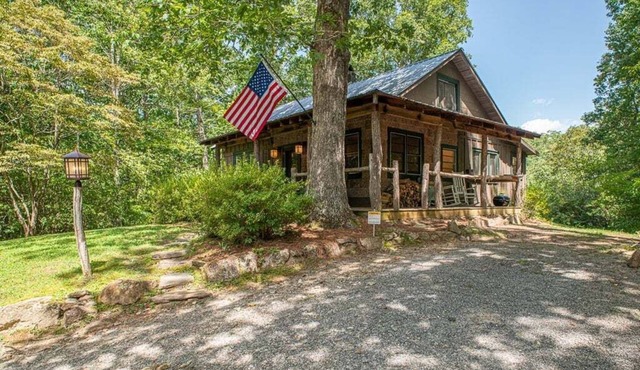Horseshoe Hollow, Private Log Cabin on 10 acres