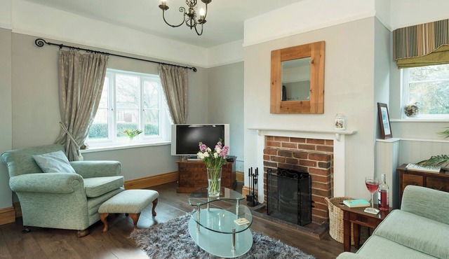 Horseshoe House - UKC2743