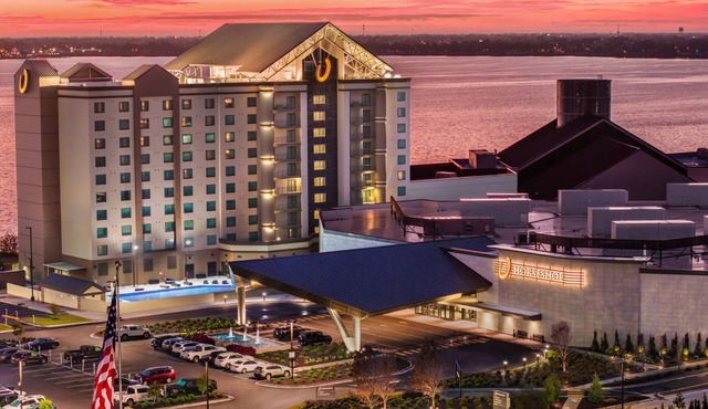 Horseshoe Lake Charles - A Caesars Rewards Destination