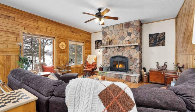 ‼️Horseshoe Lake Home w/Kayaks and Sunset Views
