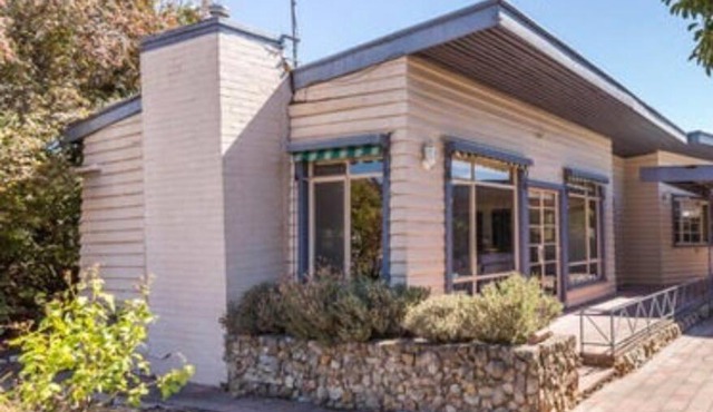 Horsham stayz 4 bedroom home Sleeps upto 10