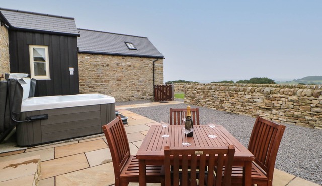 HORSLEY COTTAGE, family friendly, with hot tub in Consett