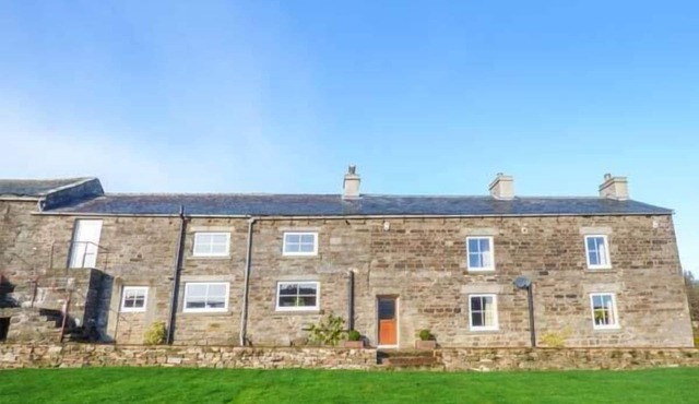 HORSLEY HEAD HOLIDAYS, family friendly, with open fire in Eastgate