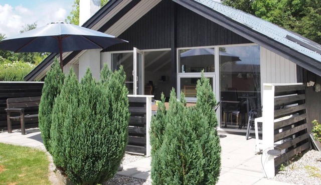 "Hortensia" - 350m from the sea by Interhome