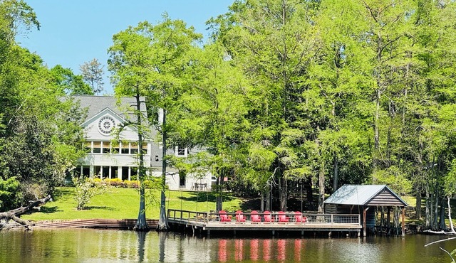 Horton House SLEEPS 15, no pets or unapproved parties
