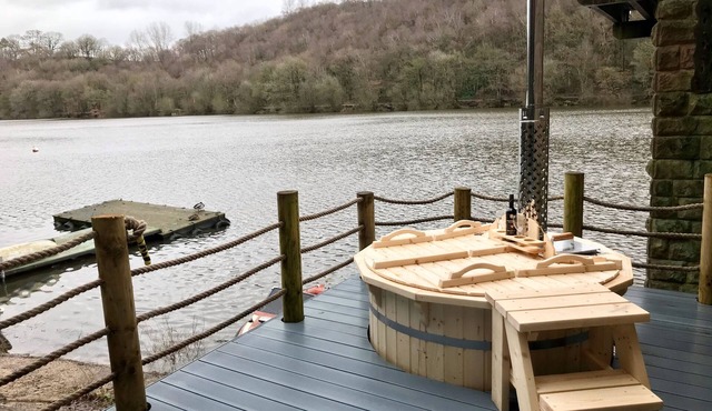 Horton Lodge Boathouse