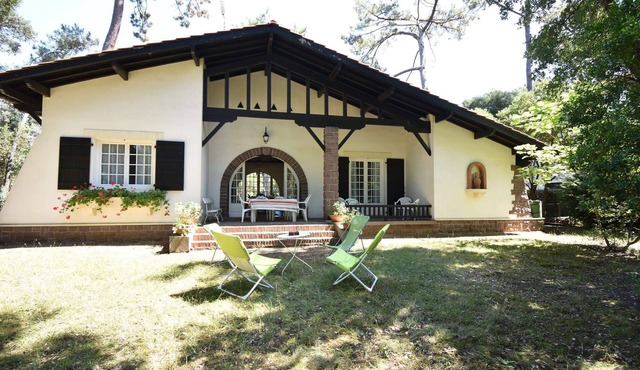 Hossegor "CANTE L'AOUSET" Villa with large garden for 6 people.