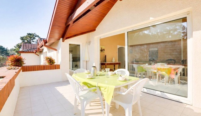 HOSSEGOR Downtown, sleeps 4