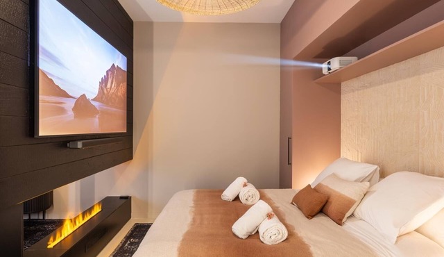 Host Inn Velvy Suite Celestins - Jaccuzi & Cinema