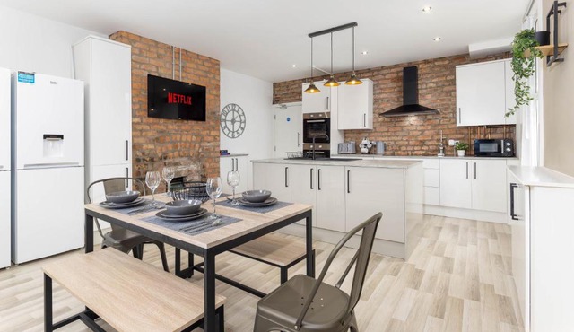 Host Liverpool - The Wavertree Rooms