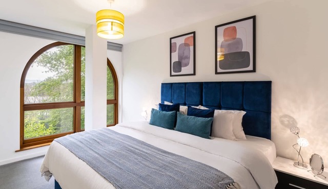 Host & Stay | 52 Waterside Place