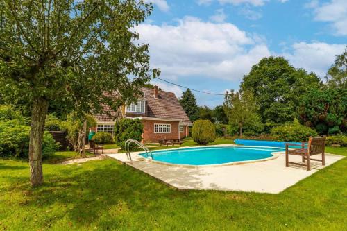 Host & Stay - Alderfen View