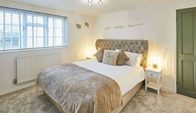 Host & Stay | Bentley Wynd