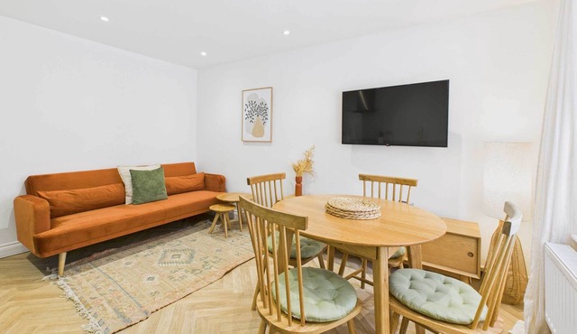 Host & Stay | Bracken Cottage