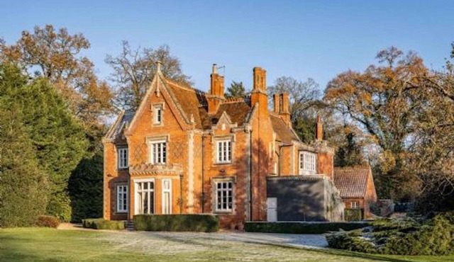 Host & Stay | Bressingham Lodge