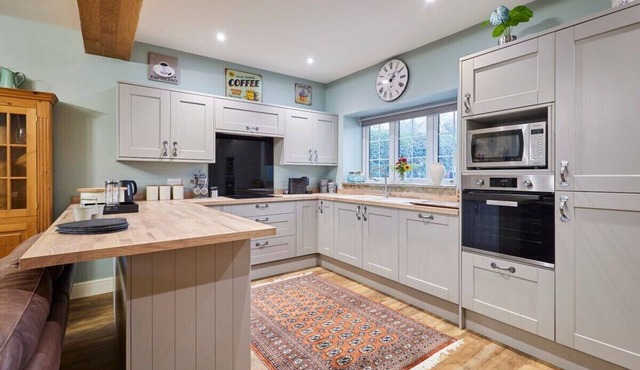 Host & Stay | Butterfly Cottage