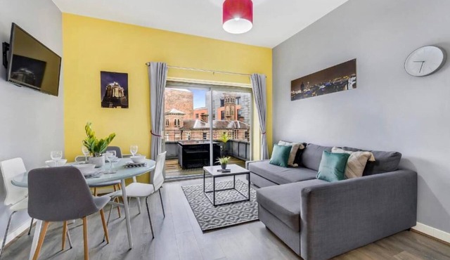 Host & Stay | Campbell Square Roof Terrace Apartment
