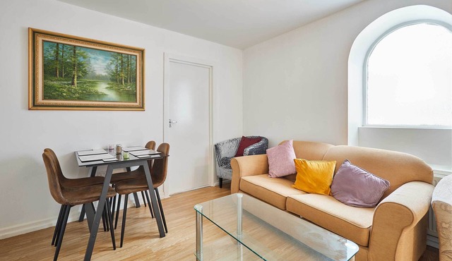 Host & Stay | Carrville Apartment