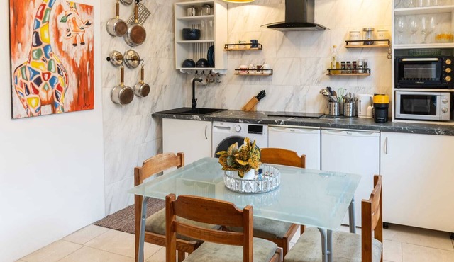 Host & Stay | City Aura