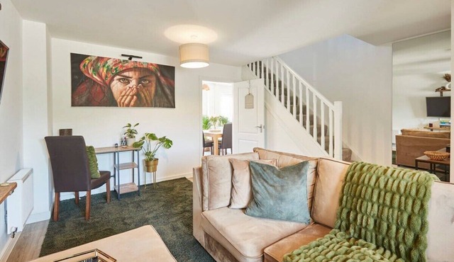 Host & Stay | Cornflower Way