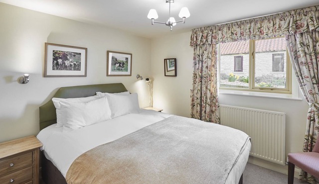 Host & Stay | Couch Cottage