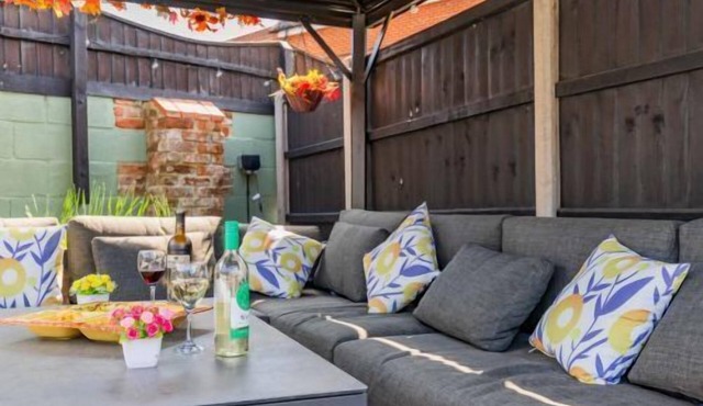 Host & Stay | Dragons Rest