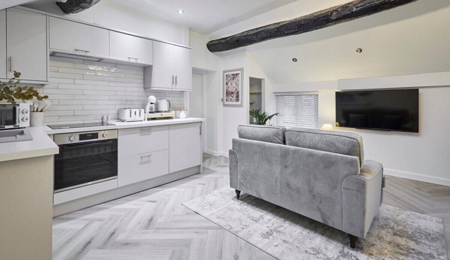 Host & Stay | Eccles Retreat