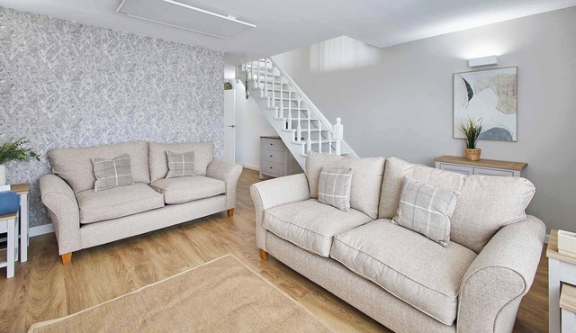 Host & Stay | Emilyn House